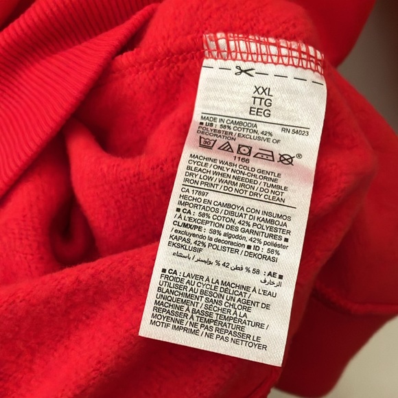 NWOT Old Navy “Santa Understands” Sweatshirt - Picture 5 of 5